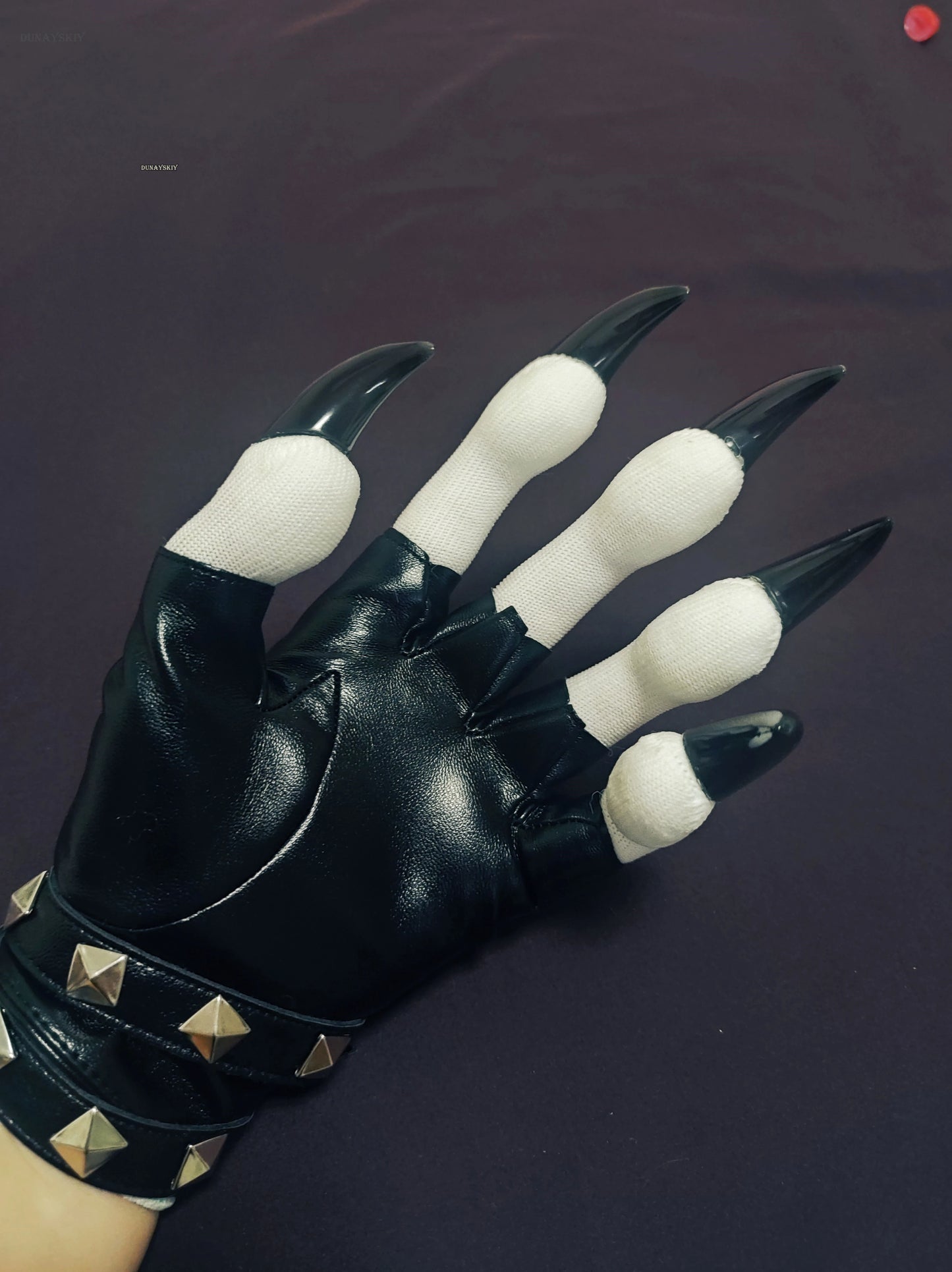 Furry Gloves Kig Fursuit Kigurumi Cosplay Plush Gloves Summer Gloves Claw Black White Multicolor Claw Cute Cool Furry Party Gift